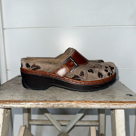 Klogs Austin Taupe Suede Tapestry Clogs Size 7 - Picture 2 of 8